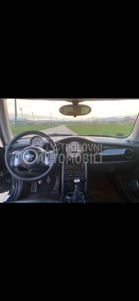 MINI Cooper 1.3.6.0.0.0 k.m