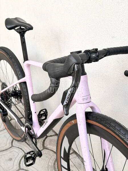 Cube Nuroad slx