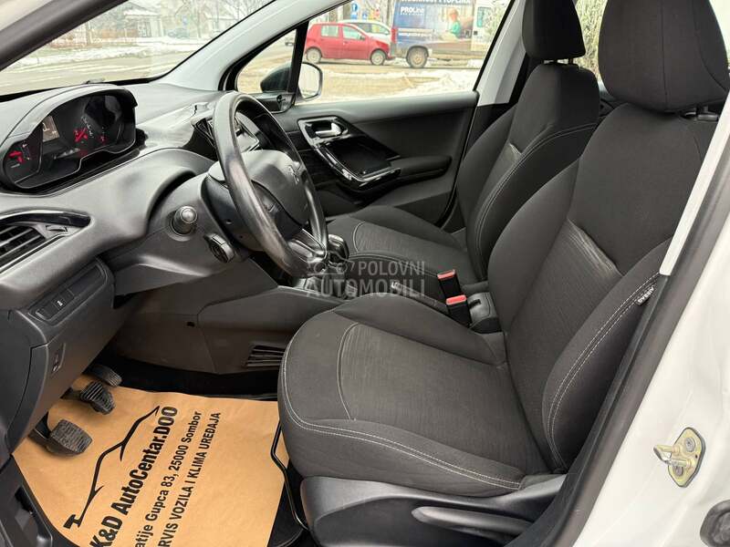 Peugeot 208 1.2