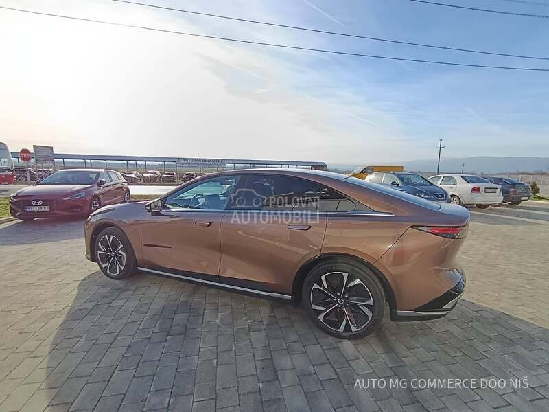 Mazda 6e TAKUMI PLUS