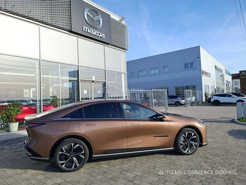Mazda 6e TAKUMI PLUS
