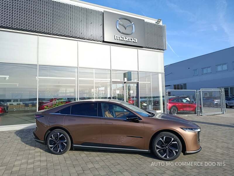 Mazda 6e TAKUMI PLUS