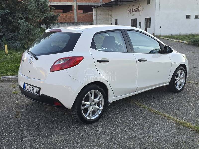 Mazda 2 