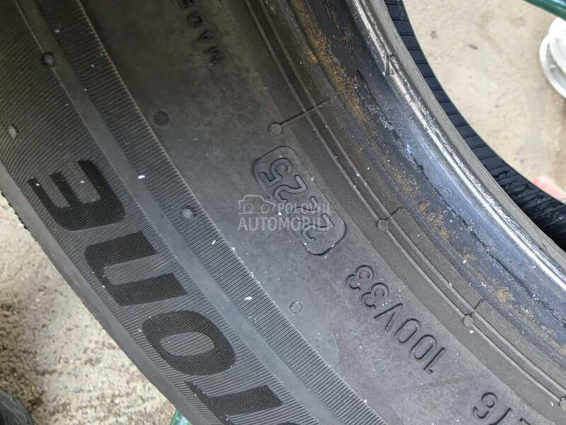 Bridgestone 215/65 R17 Zimska