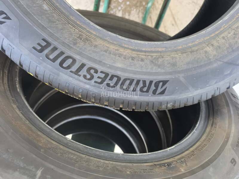 Bridgestone 215/65 R17 Zimska