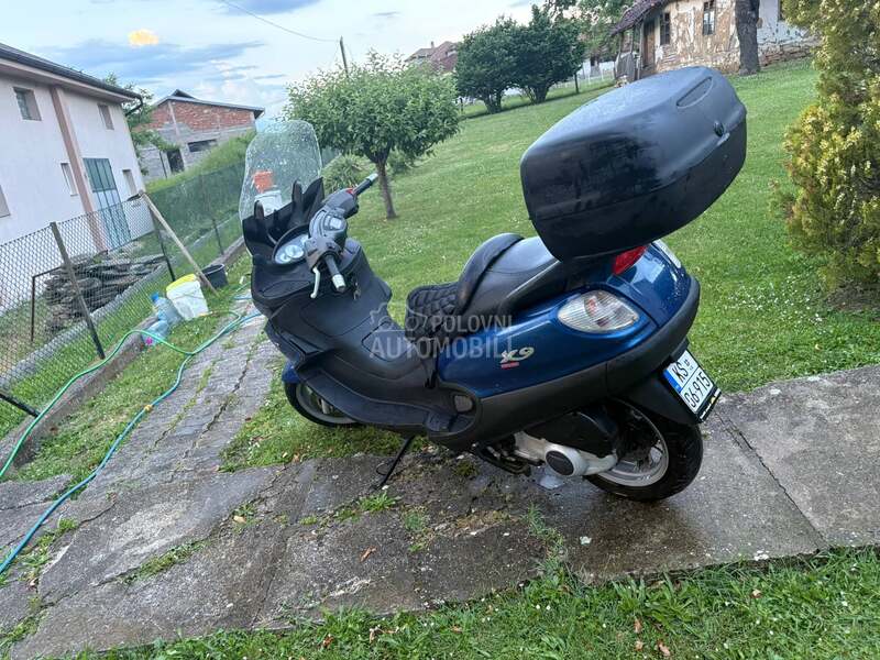 Piaggio X9