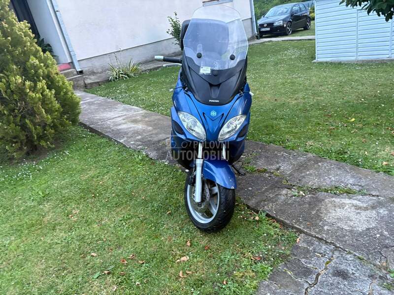 Piaggio X9