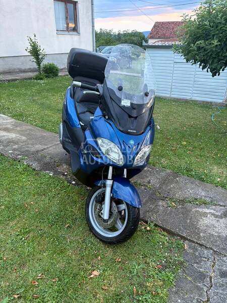 Piaggio X9