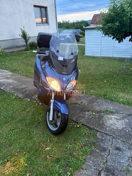 Piaggio X9