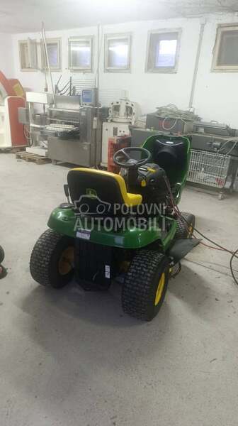 John Deere D140