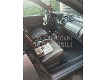 Renault Laguna 1
