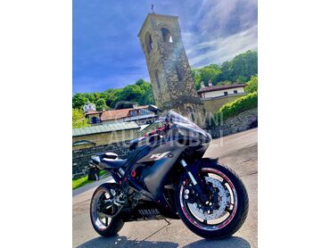 Yamaha YZF R1