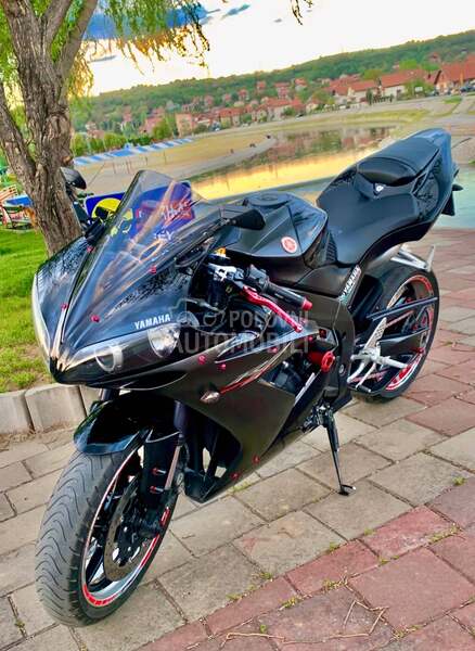 Yamaha YZF R1