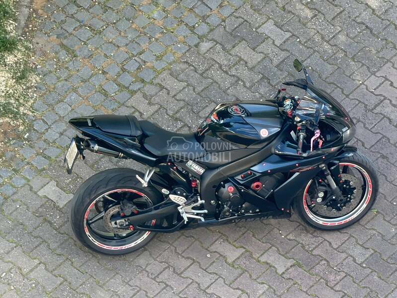 Yamaha YZF R1