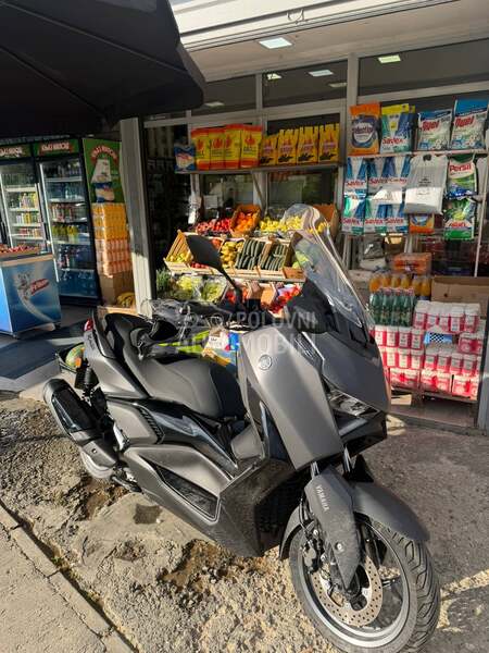 Yamaha X MAX TECH MAX + XMAX