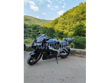 Suzuki gsxr 750 k2