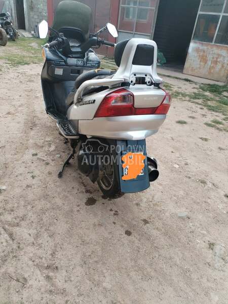 Suzuki Burgman 400