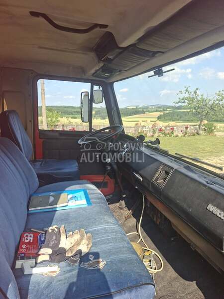 Zastava 100ks