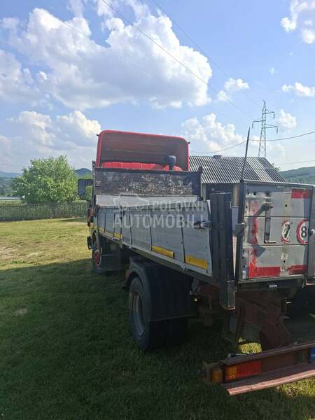Zastava 100ks