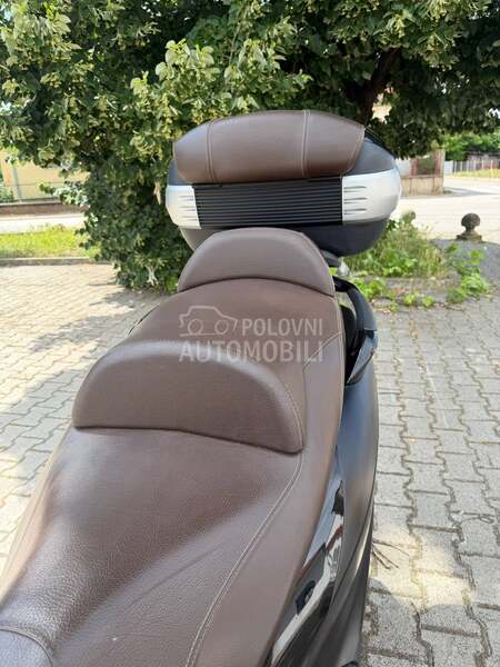 Piaggio MP3 300ie LT