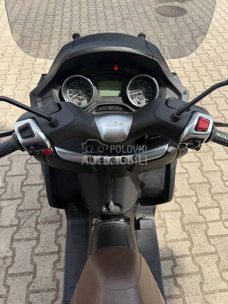 Piaggio MP3 300ie LT