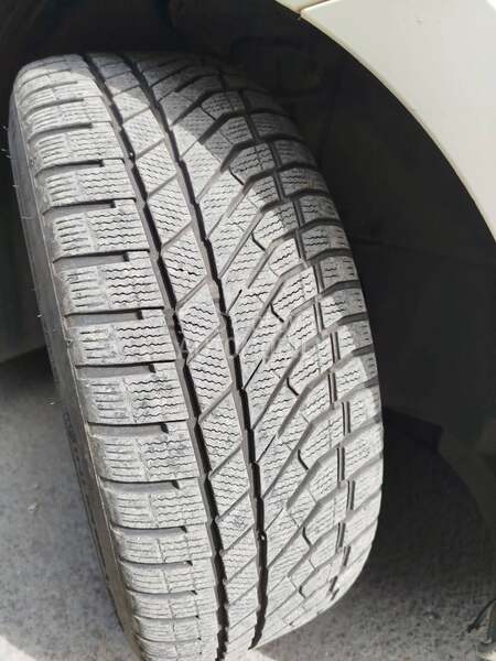 Falken 225/40 R18 Sve sezone