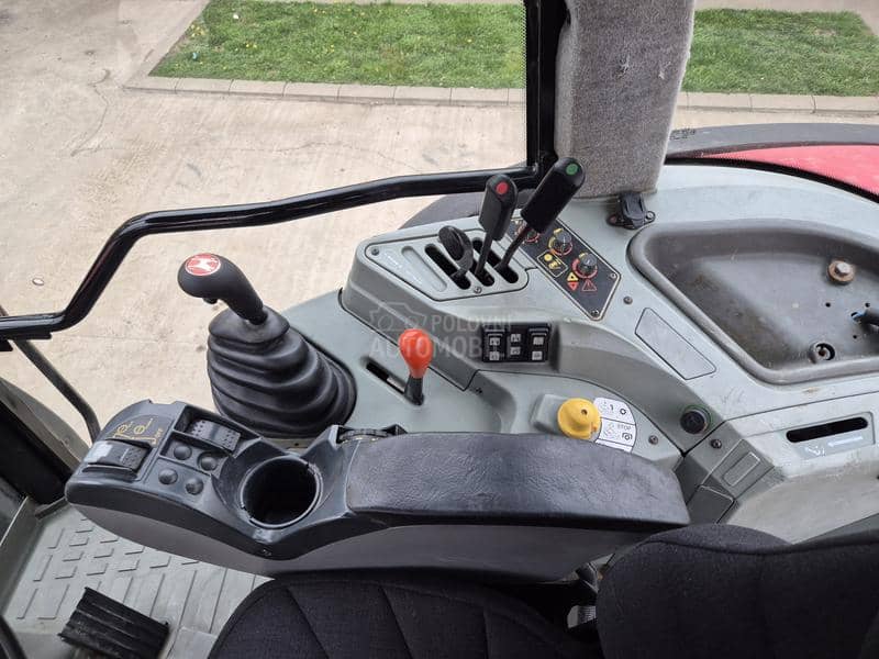 Massey Ferguson 8210