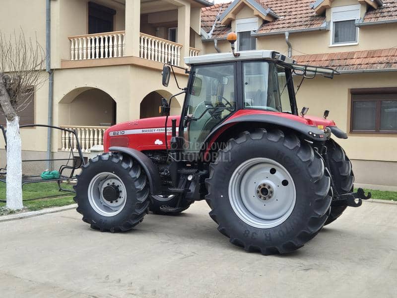 Massey Ferguson 8210