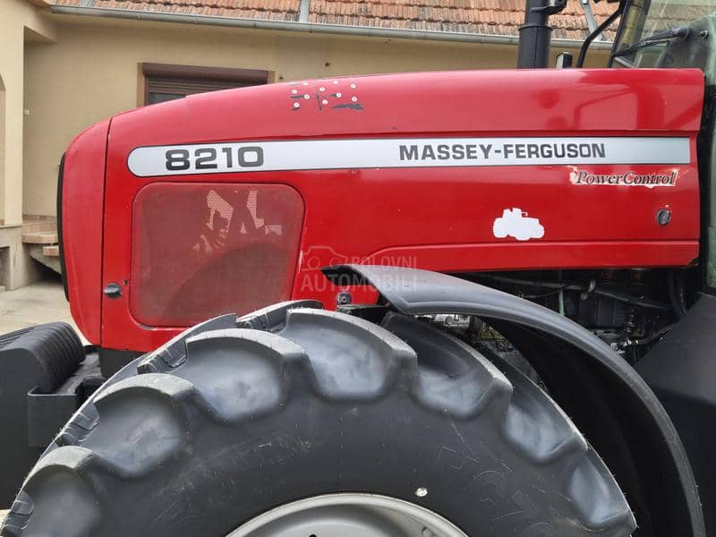 Massey Ferguson 8210