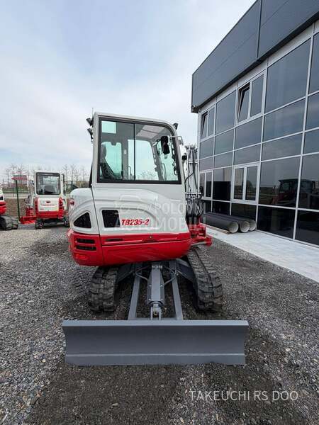 Takeuchi TB235