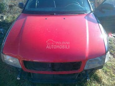 Audi A4 - kompletan auto u delovima