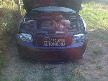 Audi A4 - kompletan auto u delovima