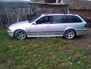 Delovi za BMW 523