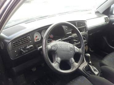 Volkswagen Golf 3 - kompletan auto u delovima
