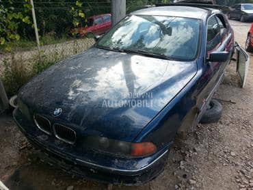 BMW 520 - kompletan auto u delovima