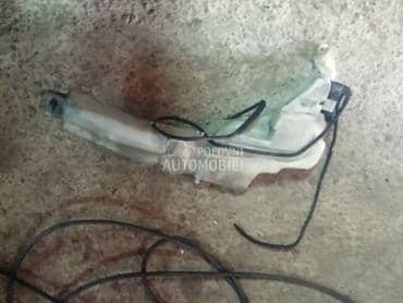 Posuda soferke za Ford Focus od 2005. do 2011. god.