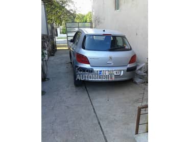 Peugeot 307 - kompletan auto u delovima