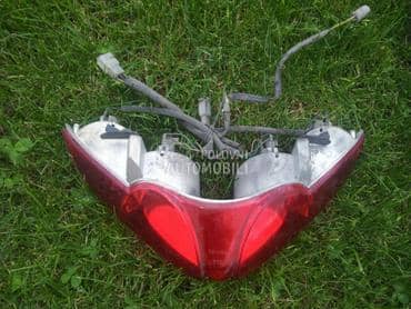 Aprilia zadnje svetlo