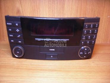 Fabricki radio za Mercedes Benz 
