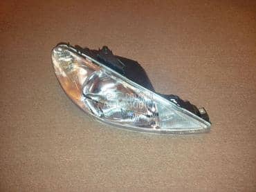 Far desni za Peugeot 206 od 1998. do 2003. god.