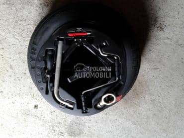 Rezervni tocak sa alatom za Alfa Romeo 147