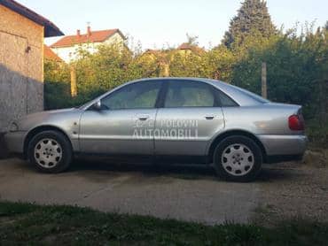 Audi A4 - kompletan auto u delovima