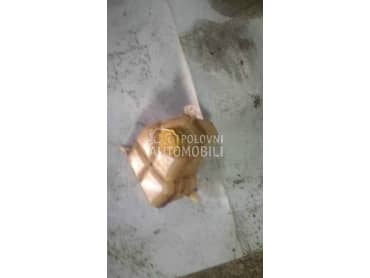 Posuda hladnjaka za Ford Fusion od 2002. do 2012. god.