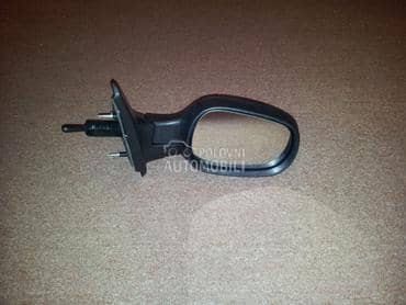 Desni mehanicki retrovizor za Renault Megane od 1999. do 2002. god.