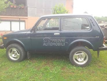 Lada Niva - kompletan auto u delovima