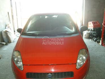Fiat 500 - kompletan auto u delovima