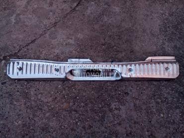 Lajsna gepeka kod brave za Peugeot 407