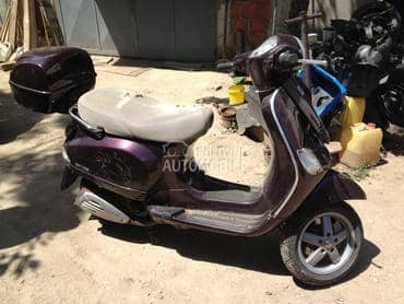 Piaggio Vespa LX 125