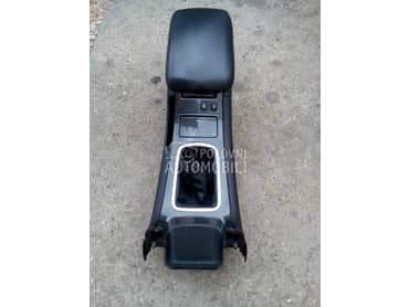 Nasloni za ruke za Peugeot 607