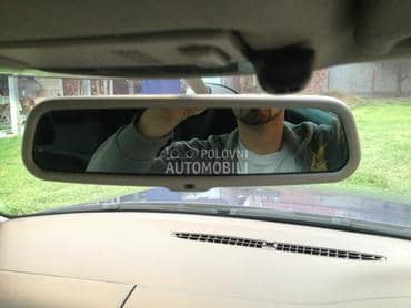 Retrovizor sa senzorom